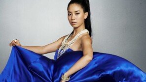 ‘한복 벗은’ 송지효 ‘팔색조 매력’ 풀풀