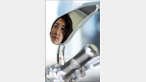 [포토] ‘하얀거탑’  김보경  ‘바이크걸’  변신