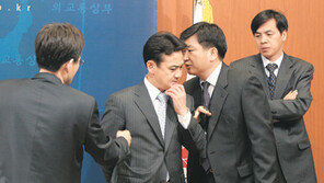 [美 총기난사 용의자는 한국인]정부, 미국내 反韓감정 ‘불씨’ 번질까 긴장