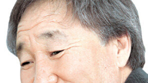 넝쿨처럼 마냥 뻗어가는 삶…詩…‘도장골 시편’펴낸 김신용 시인