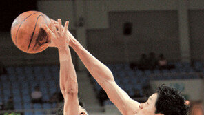 모비스 트로피 한 뼘 앞으로…조직력 앞세워 KTF에 첫승