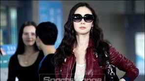 ‘지우히메 홍콩 온다’ …첵랍콕 공항  “최지우 촬영 NO”