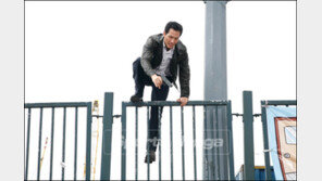 [포토]이정재  ‘뛰고 넘고 달리는 험난한 연기’