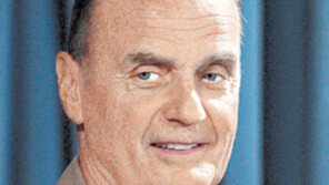 美대선주자들 “존스는 내 사람… 양보못해”