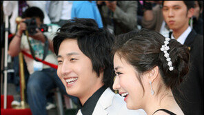 [백상]‘하이킥’ 정일우 시상식 첫 나들이 ‘휴~’