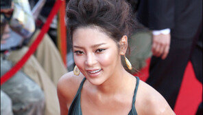 [포토]박시연 ‘대담 드레스’ 섹시해