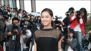 [포토]‘늘씬 각선미’ 고아라 ‘많이 컸나요?’