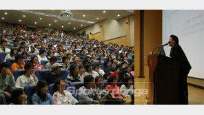 싸이 ‘전문 강사 뺨치네’…카이스트서 열강