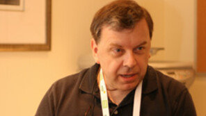 필립 캠벨 네이처 편집장 “황우석 논문 안 실은 건 행운”