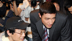 [포토] 다니엘 헤니 ‘잘 나와야 하는데’