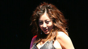 [포토]한송이 ‘아찔’ 초미니 스커트