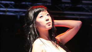 [포토]‘레걸’ 이수진 ‘치맛속은 보지 마세요’