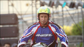 [포토]바이크 스턴트맨 롭 존스의 아찔 시범