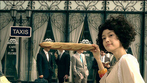 이나영 ‘파격 곱슬 머리’ 파리지앵 변신