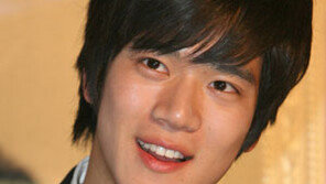 하석진 “졸업 8년만에 교복벗고 성인연기”