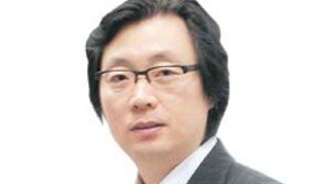 그는 모른다, 기술과 디자인의 불화를