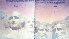 여권이야? 나라사랑 홍보책자야?…美 새 여권 디자인 논란