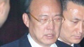 “金회장, 쇠파이프 휘둘러” “조사내용 동의 못해”