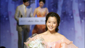 [포토]‘미녀스타’ 김희선 ‘반짝반짝 눈망울’