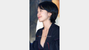 [포토]배우 전도연  ‘썩소’도 아름다워