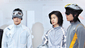 소매버튼 누르면음악이…색깔 자동 조절…똑똑한 옷