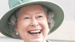 “나도 英여왕의 팬이 됐소”