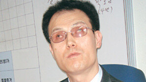 안 보이는 길끝 또 하나의 문 열다