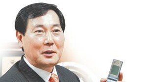 “…” 애니콜 신화 주역 조용한 퇴진