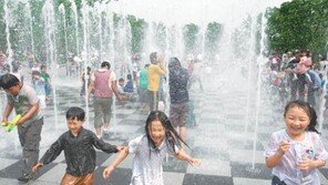 [포토뉴스]“흠뻑 젖어도 좋아” 아이들은 벌써 여름
