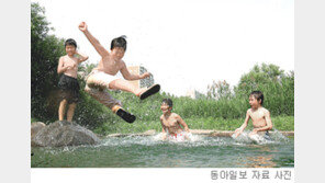 [헬스&뷰티]물속의 아이가 갑자기 발에 쥐가 나면?