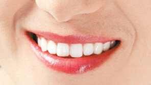 [헬스&뷰티]밝고 새하얀 치아 얼굴까지 빛나게 한다