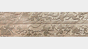 [인문사회]무덤돌에 새겨진 역사… 과거는 살아있다