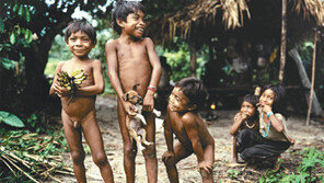 [인문사회]그곳의 진리는 웃고 놀고 사랑하는 것