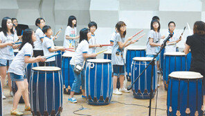 [강원]오페라-난타와의 첫 만남…행복 바이러스에 빠지다