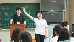 [강원]우리 대학 스타/오지마을 초등생을 위한 음악캠프 운영 관동대 김기원 교수