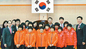 [전북]‘우생순’의 임오경 감독, 모교에 장학금