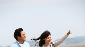 [피플Q ‘영원한 국민배우’ 안성기의 삶과 영화] “50대 노총각의 서툰 사랑…내 모습 보는 듯”