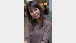 [피플Q｜옥주현과 그녀의 사람들] “손재주 많고 애교 많은 그녀 동료 손톱 손질까지 해줘요“