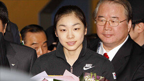 [포토] 김연아 ‘환한 미소로 금의환향’