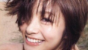 [O2/집중분석] 日 ‘국민 미소녀’ 우에토 아야의 ‘숙녀’ 변신 프로젝트