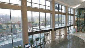 [수도권]한방진료실… 800석 공연장… ‘호화 논란’ 용산구 신청사 가보니