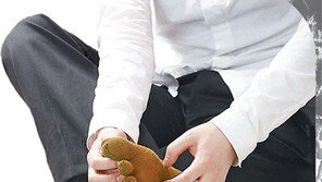 [헬스&뷰티]무좀, 발에서 끝난다? 손-사타구니-가슴으로도 ‘북상’!