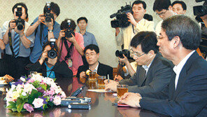 [‘민간인 사찰’ 수사]“檢, 총리실 컴퓨터 복원통해 이인규 보고라인 확인될 것”