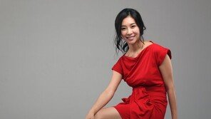 [O2/커버스토리] ‘구미호’ 한은정, 빨간 속옷 입는 까닭은?