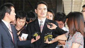 [‘민간인 사찰’ 수사]청와대와 제 식구 조사 불가피… 속 타는 檢