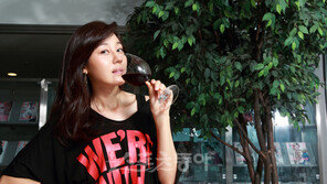 [피플Q｜김하늘이 말하는 연기 그리고 인생] 빡빡한 일정에도 미소짓는 진정한 스타