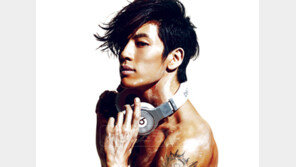 [피플Q｜별들의 귀환…“다시 빛을 비춰줘”] 세븐 “탑 인기에 업혀간다고요?…탑은 개인적으로 가장 친한 후배”