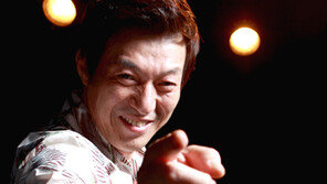 [피플Q｜‘갑본좌’ 김갑수가 사는법 김갑수] 김갑수 “난 못말리는 팔랑귀 PD가 꾀면 넘어가”