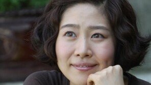 [O2/커버스토리]“하도 울어서 남편이 못 보겠대요”…똑 소리 나는 배우 김지영