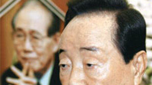 [황장엽 사망]MB “사후에도 국가가 지켜줘야”… 무궁화장 추서